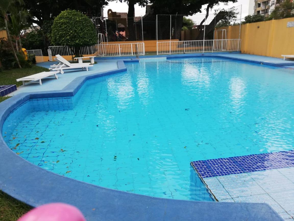 Pequeno Y Acogedor Departamento Con Garaje Y Recibe Pequenos Peluditos Santa Cruz de La Sierra Exterior foto